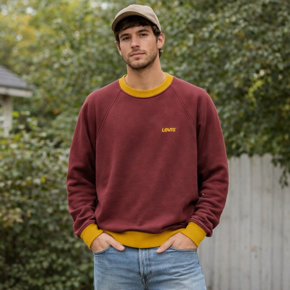 Levi’s Burgundy Crewneck Sweatshirt